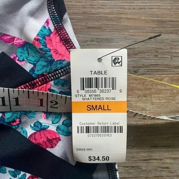 Material Girl Active Leggings NWT small Rose Print Black Mesh - Picture 3 of 5